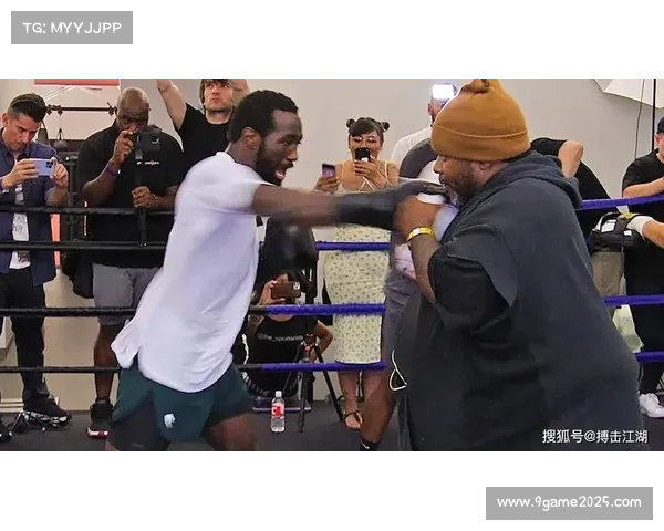 克劳福德体重成谜，赛前取消公开训练环节